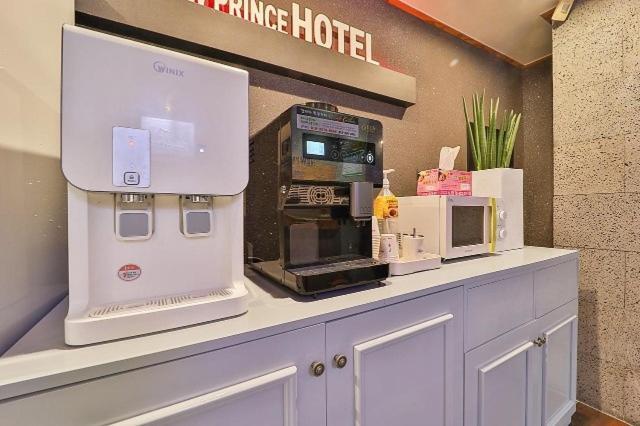 Daegu Daemyeong-Dong New Prince Hotel Екстер'єр фото
